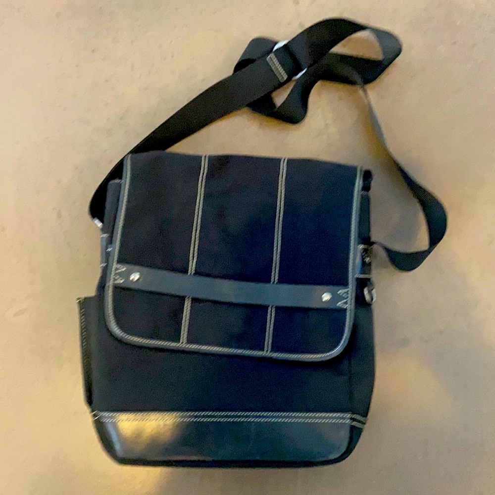 Ellington travel bag.
